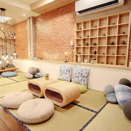Bird Series B&B&Hostel複合式民宿#本國旅客須先匯款 Tainan Exteriör bild
