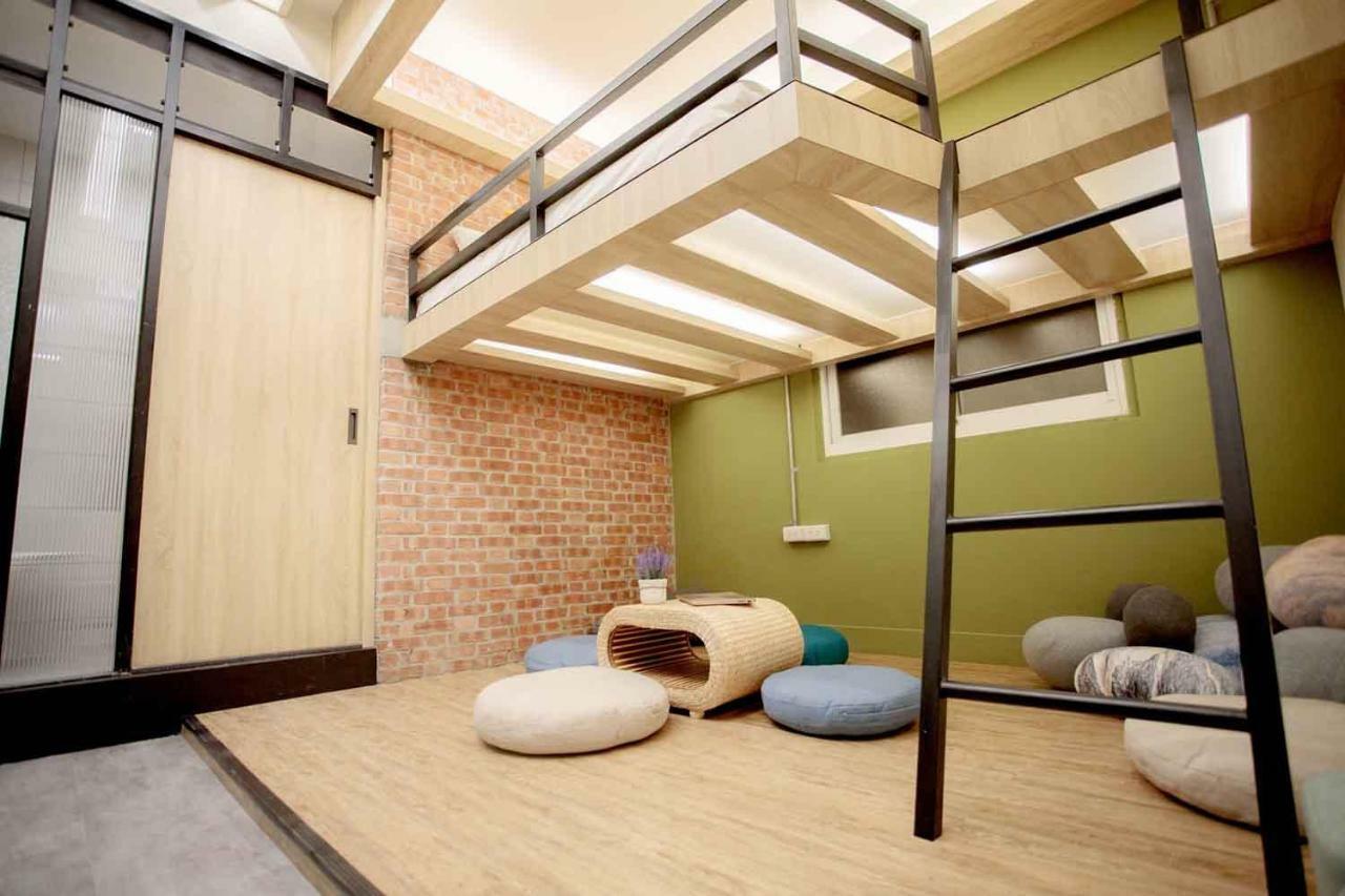 Bird Series B&B&Hostel複合式民宿#本國旅客須先匯款 Tainan Exteriör bild