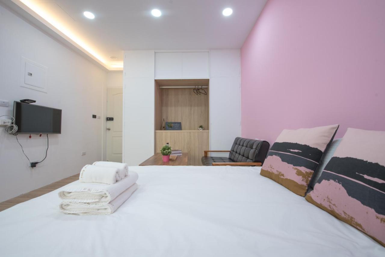 Bird Series B&B&Hostel複合式民宿#本國旅客須先匯款 Tainan Exteriör bild
