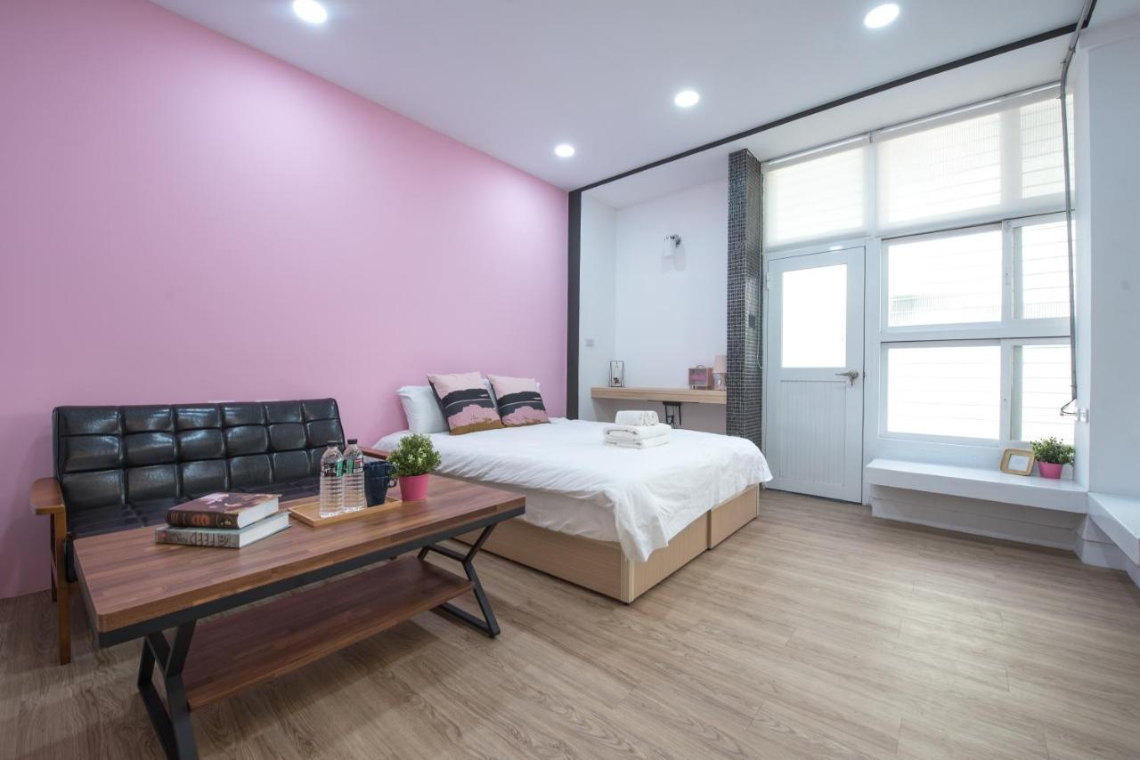 Bird Series B&B&Hostel複合式民宿#本國旅客須先匯款 Tainan Exteriör bild