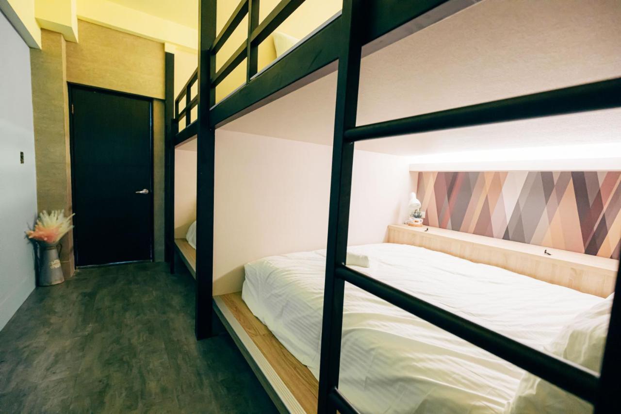 Bird Series B&B&Hostel複合式民宿#本國旅客須先匯款 Tainan Exteriör bild