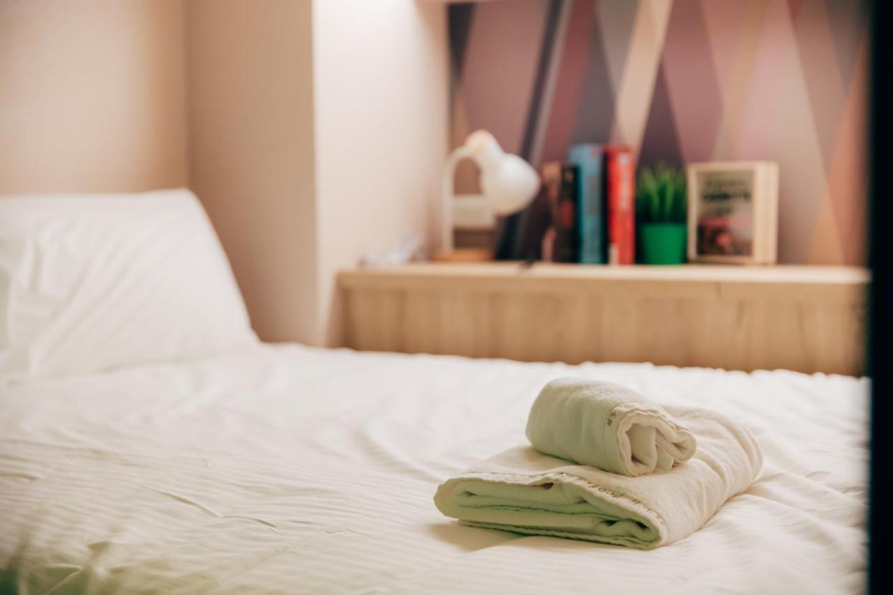 Bird Series B&B&Hostel複合式民宿#本國旅客須先匯款 Tainan Exteriör bild