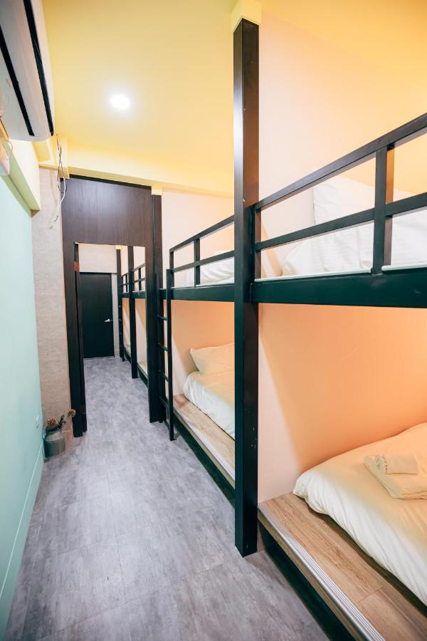 Bird Series B&B&Hostel複合式民宿#本國旅客須先匯款 Tainan Exteriör bild