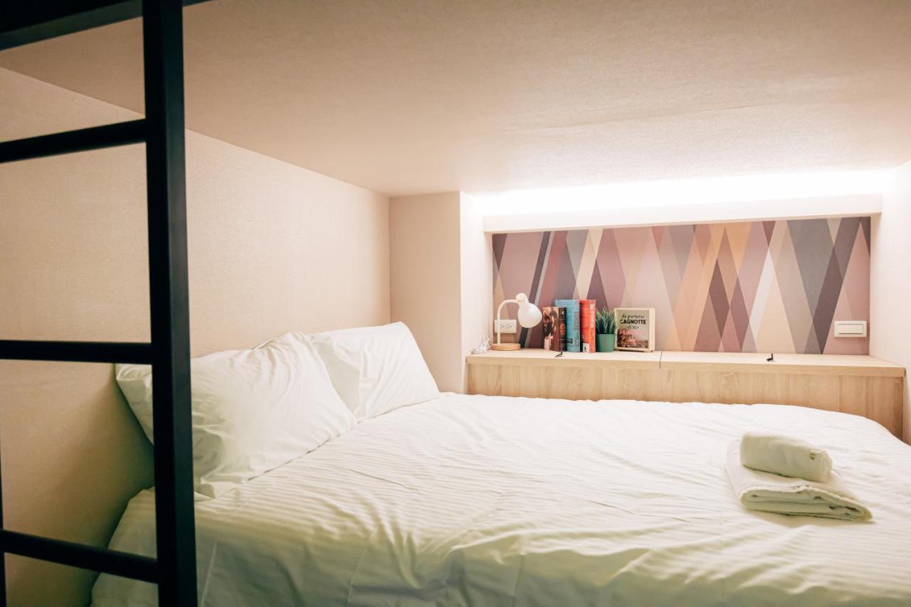 Bird Series B&B&Hostel複合式民宿#本國旅客須先匯款 Tainan Exteriör bild