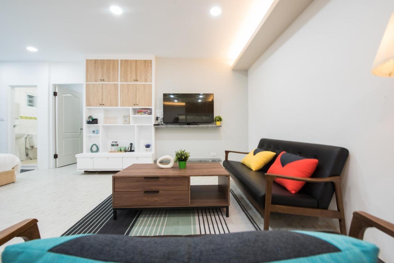Bird Series B&B&Hostel複合式民宿#本國旅客須先匯款 Tainan Exteriör bild