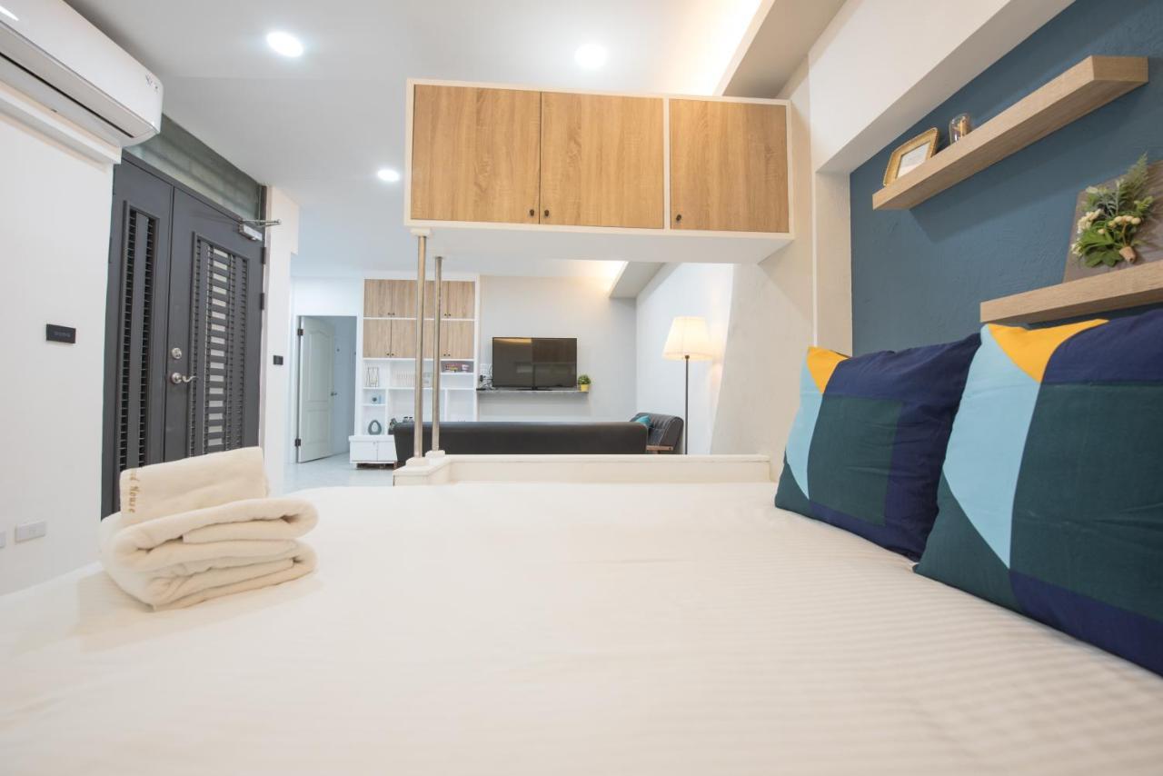 Bird Series B&B&Hostel複合式民宿#本國旅客須先匯款 Tainan Exteriör bild